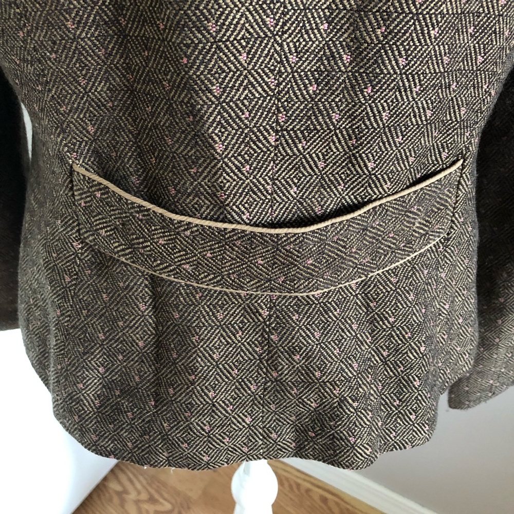 Beautiful Three Button Blazer Jacket - image 4